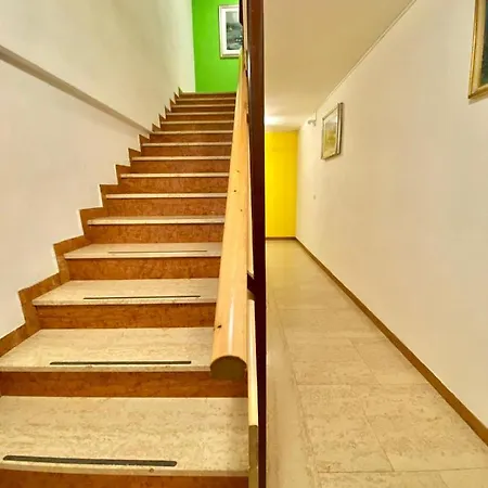 Lorenzini מלון 2*